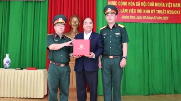 Thủ tướng Nguyễn Xuân Phúc thăm và làm việc đơn vị quân đội thuộc Quân khu 5
