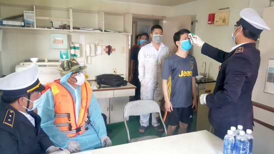 Quảng Bình tiếp nhận, cách ly 2 thủy thủ trên chuyến tàu hàng “Thành Đạt 999” trở về từ Trung Quốc