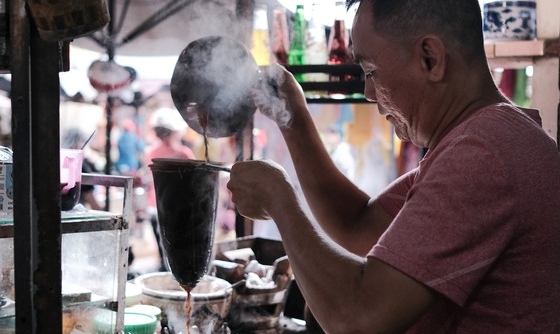 Cà phê sữa đá như một “đặc sản” mỗi khi đặt chân tới Sài Gòn