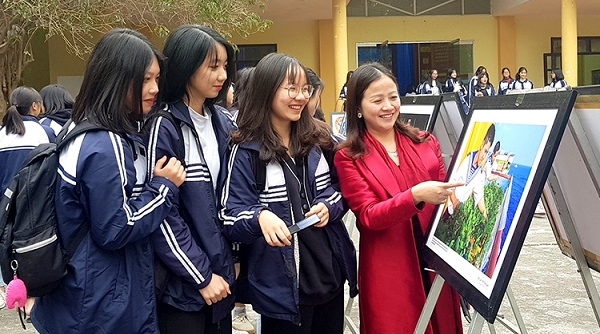 Phú Thọ: Trường THPT Chuyên Hùng Vương tổ chức ngoại khoá chủ đề 'Xuân biên giới – Tết hải đảo'
