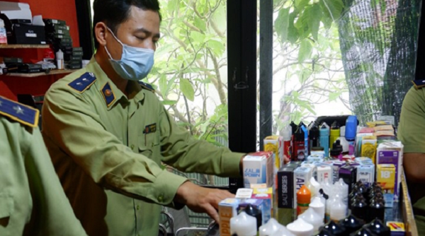 Quảng Nam: Tạm giữ hàng trăm sản phẩm thuốc lá điện tử nhập lậu