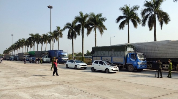 Bắt giữ 300 tấn hàng lậu tại trạm dừng nghỉ V52, cao tốc Hà Nội - Hải Phòng
