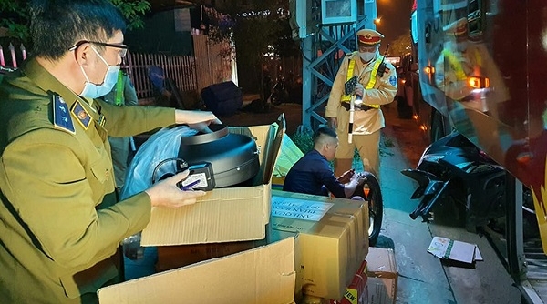 Quảng Nam: Phát hiện xe khách vận chuyển 200 kg nội tạng cùng nhiều hàng hóa không rõ nguồn gốc