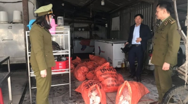 Phát hiện gần 500kg mỡ động vật không rõ nguồn gốc, xuất xứ khi kiểm tra cơ sở kinh doanh giò chả tại Hà Tĩnh
