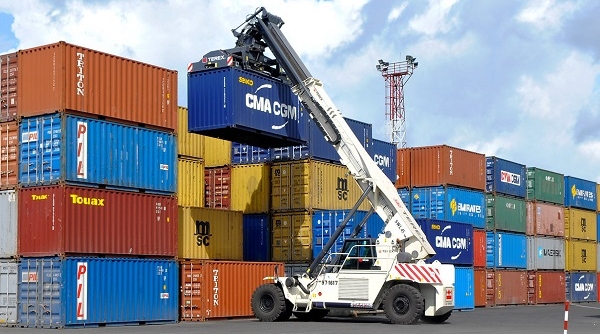 Chính phủ yêu cầu kiểm tra việc đội giá thuê tàu và container lên nhiều lần