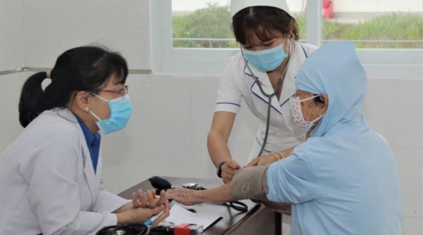 Bình Dương: Huyện Bàu Bàng tổ chức khám, phát thuốc miễn phí cho 350 người dân