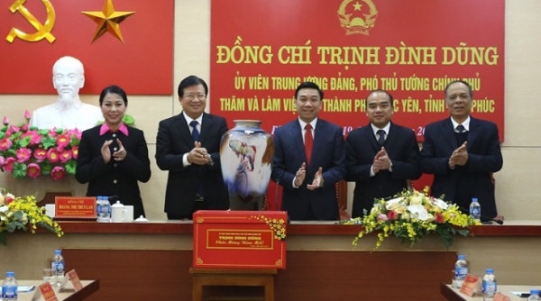 Phó Thủ tướng Chính phủ Trịnh Đình Dũng thăm và làm việc tại thành phố Phúc Yên