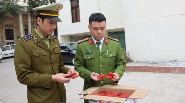 Lạng Sơn: Thêm 1,2 tấn hồng sấy dẻo nhập lậu bị tịch thu
