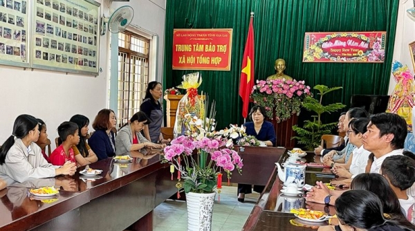 Gia Lai: Bí thư Đảng ủy Khối các Cơ quan và Doanh nghiệp tỉnh thăm, chúc Tết cán bộ lão thành