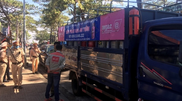 Đắk Nông: Bắt giữ xe vận chuyển bình Gas giả mạo thương hiệu của Công ty TNHH TOTALGAZ Việt Nam