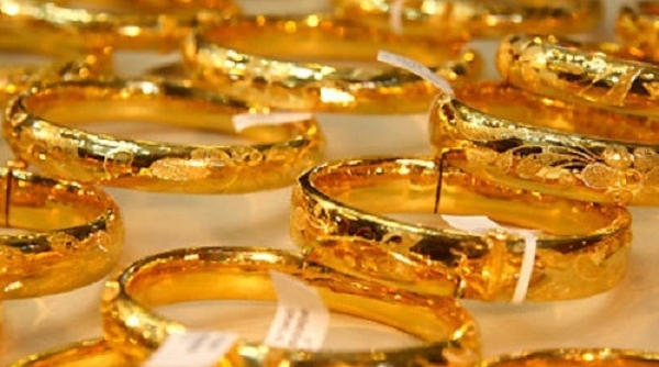Giá vàng ngày 31/1: Vàng trong nước tiền gần hơn ngưỡng 57 triệu đồng/lượng