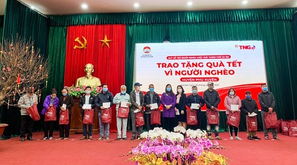 Tập đoàn TNG Holdings Vietnam trao 1.000 phần quà Tết cho hộ nghèo
