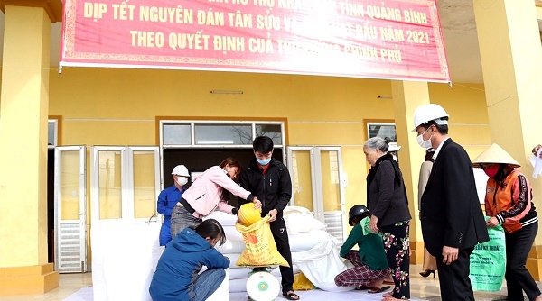 Khẩn trương xuất cấp gạo kịp thời hỗ trợ người dân trong dịp Tết Nguyên đán