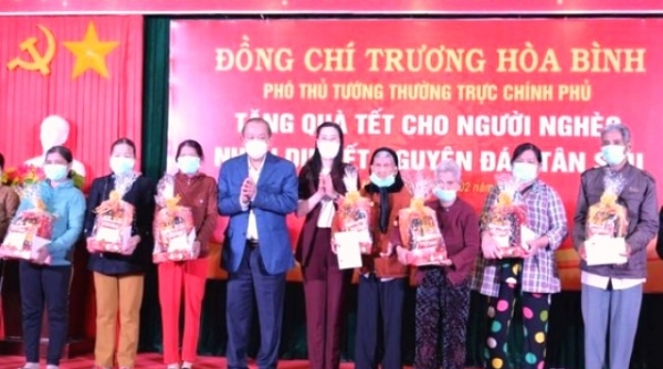 Phó Thủ tướng thường trực Trương Hòa Bình: Thăm và tặng quà tết tại Quảng Ngãi