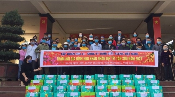 Thanh Hóa: Tập đoàn Hua Li - Công ty TNHH Giầy Alena Việt Nam trao quà tết tri ân công nhân, lao động