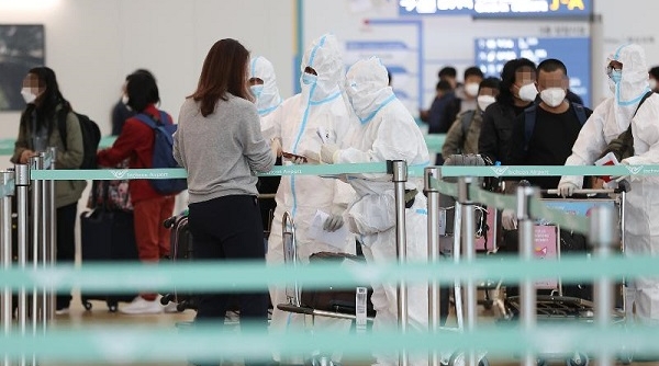 Hàn Quốc yêu cầu người nhập cảnh từ nước ngoài phải có kết quả âm tính Covid-19