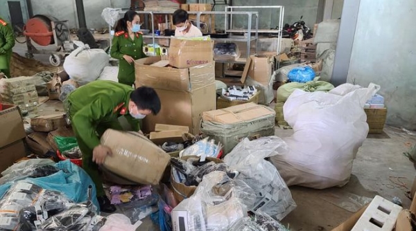 Đà Nẵng: Triệt xóa tổng kho hàng lậu lên đến hơn 2.000 sản phẩm