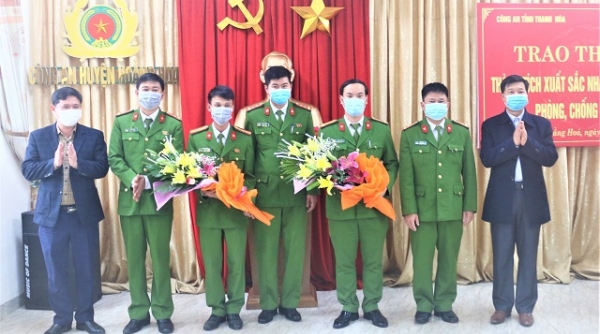 Thanh Hóa: Trao thưởng cho Công an huyện Hoằng Hoá về thành tích xuất sắc trong công tác phòng, chống tội phạm