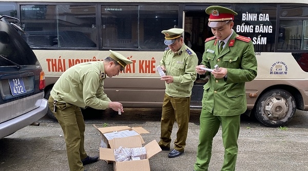 Lạng Sơn: Thu giữ 1.000 sản phẩm mỹ phẩm nhập lậu