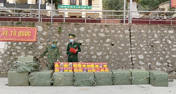 Lạng Sơn: Thu giữ 4 tạ pháo nổ nhập lậu