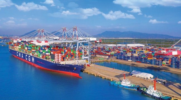Xuất nhập khẩu của Việt Nam phục hồi mạnh mẽ, xuất siêu 2 tỷ USD
