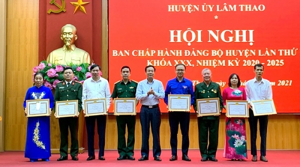 Lâm Thao (Phú Thọ) Khen thưởng 18 tập thể và cá nhân có thành tích xuất sắc trong thực hiện Chỉ thị 05 của Bộ Chính trị