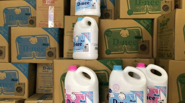 Hà Nội: Triệt phá cơ sở sản xuất nước giặt nhãn hiệu D-nee giả mạo