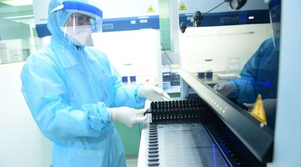 Hà Nội: Tổ chức 3 đợt xét nghiệm SARS-CoV-2 cho 31.000 nhân viên y tế và người bệnh