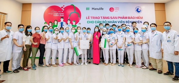 Manulife Việt Nam: Tri ân đội ngũ y, bác sĩ phụ sản