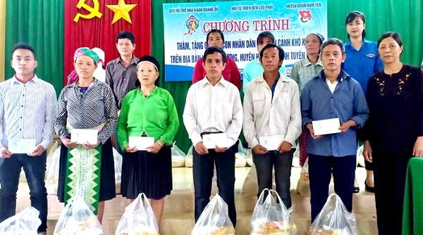 Tuyên Quang: Trao tặng 100 suất quà cho hộ nghèo tại huyện Hàm Yên