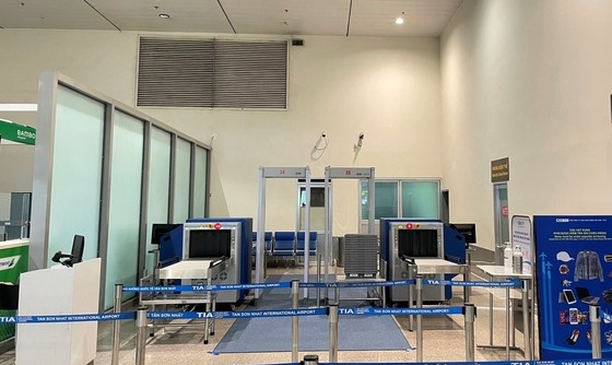 Sân bay Tân Sơn Nhất bổ sung 5 máy soi chiếu an ninh tại sảng A nhà ga quốc nội