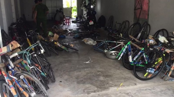 An Giang: Phát hiện 2 kho hàng chứa xe đạp nghi nhập lậu