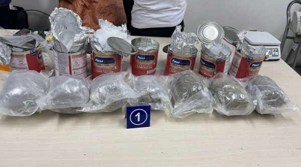 TPHCM: Thu giữ gần 36kg ma túy các loại trong các lô hàng quà biếu