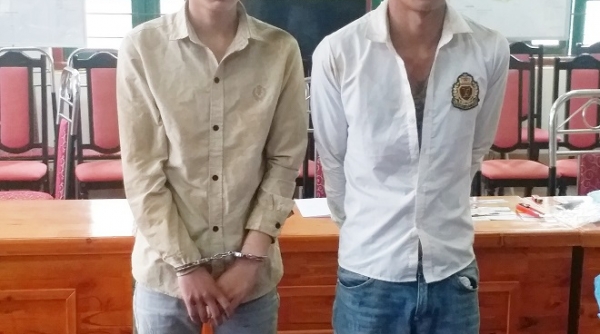 Lào Cai: Khởi tố hai đối tượng vận chuyển 6 bánh heroin