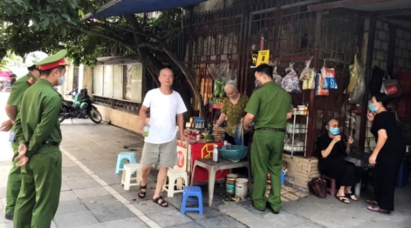 Hà Nội: Không đeo khẩu trang nơi công cộng, 19 người tại quận Hà Đông bị xử phạt