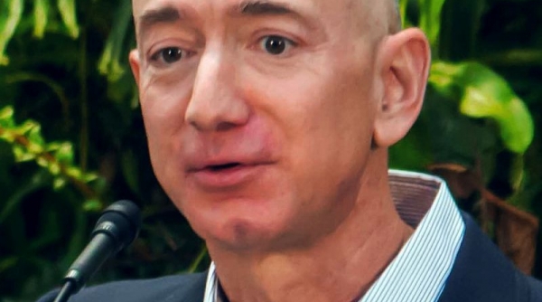 Jeffrey Preston Bezos: Tỷ phú giàu nhất hành tinh