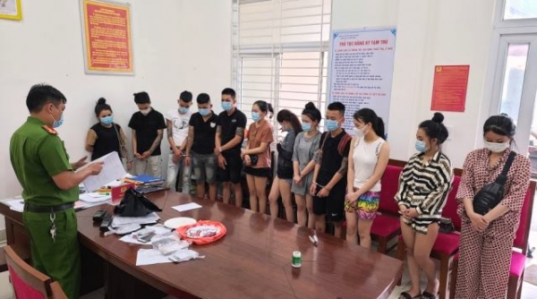 Đà Nẵng: Đột kích khách sạn, bắt 9 dân chơi và kiều nữ mở “tiệc” giữa dịch Covid-19