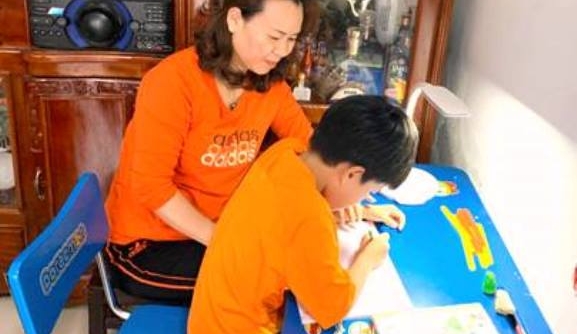 Đà Nẵng:Học sinh tiểu học hoàn thành bài kiểm tra cuối kỳ tại nhà