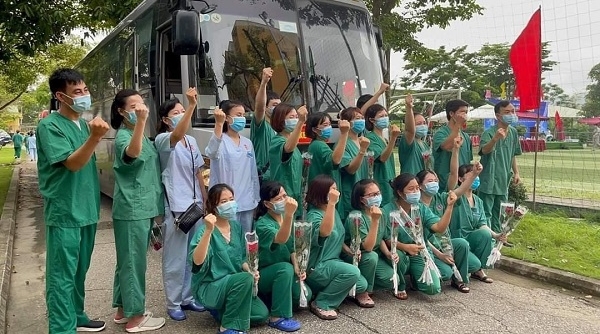 Quảng Ninh cử 200 nhân viên y tế hỗ trợ Bắc Giang phòng chống Covid-19