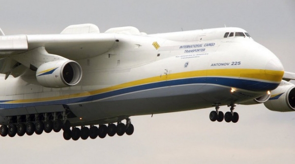 Siêu máy bay vận tải Antonov An-225 - “chú chim” lớn nhất bầu trời