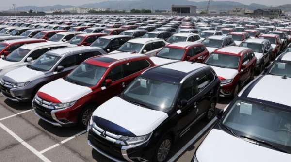 Tháng 4: Việt Nam nhập khẩu gần 15.000 ô tô