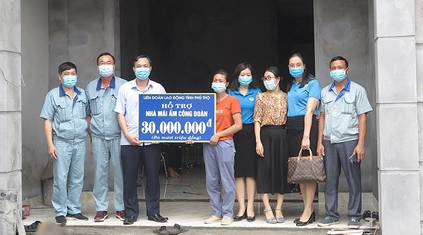 Liên đoàn Lao động tỉnh Phú Thọ hỗ trợ gần 4,5 tỷ cho đoàn viên có hoàn cảnh khó khăn