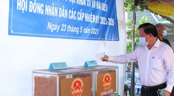 Long An: Chủ tịch tỉnh Nguyễn Văn Út dự bầu cử tại xã Hòa Khánh Đông, huyện Đức Hòa