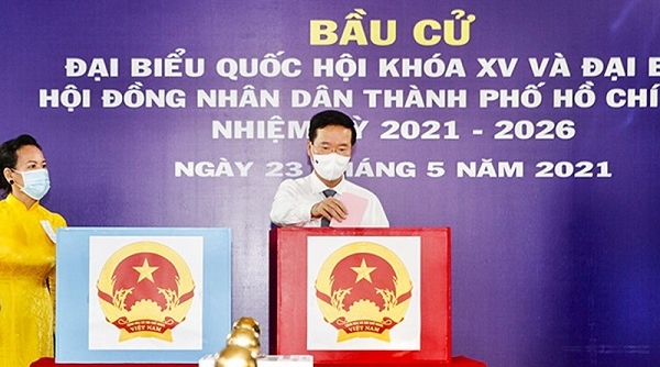 TP.HCM: Thường trực Ban Bí thư Võ Văn Thưởng bỏ phiếu bầu cử tại quận Phú Nhuận