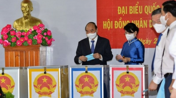 Chủ tịch nước Nguyễn Xuân Phúc bỏ phiếu ở Củ Chi