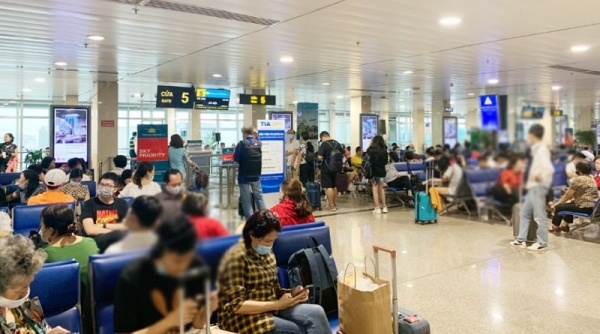 Tạm dừng nhập cảnh toàn bộ hành khách tại sân bay Tân Sơn Nhất