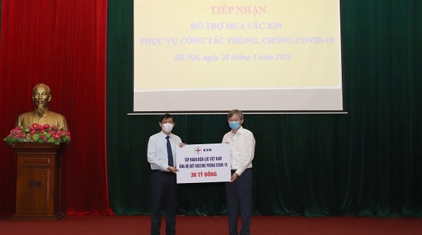 Tập đoàn Điện lực Việt Nam ủng hộ 30 tỷ đồng cho Quỹ vaccine phòng Covid-19