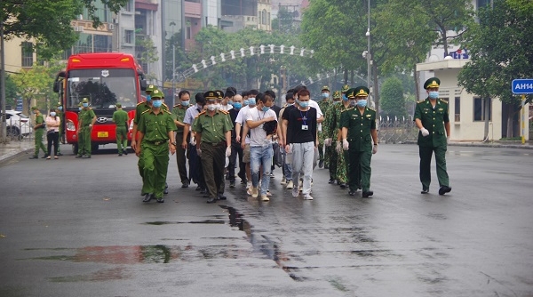 Trao trả 16 công dân Trung Quốc qua cửa khẩu Quốc tế Lào Cai