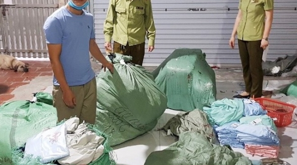 Hà Nội: Thu giữ hàng nghìn chiếc áo chống nắng nghi giả mạo nhãn hiệu