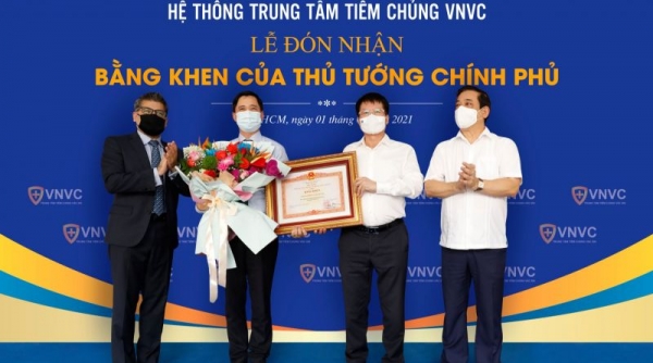 VNVC đón nhận Bằng khen của Thủ tướng Chính phủ, vinh danh thành tích phòng, chống dịch Covid-19